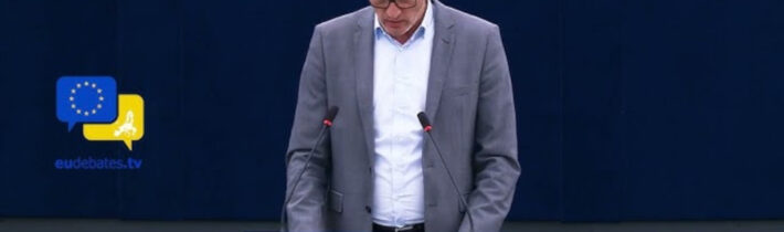 Maďarsko: Kalvínsky pastor má dostať vysokú funkciu v novej liberálnej Magyarovej vláde. Už neplatí, že duchovní sa nemajú miešať do politiky?