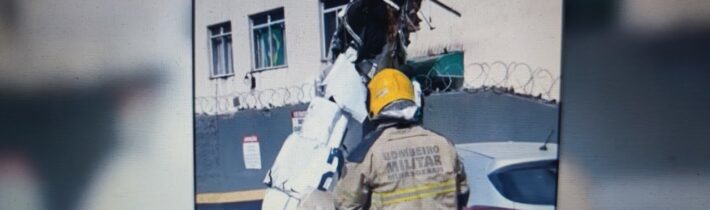HOROR V BRAZÍLII: malé letadlo narazilo do obytné budovy ve městě Belo Horizonte; oběti zachráněny.