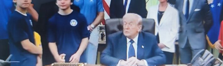 Aktuální vývoj americko-íránské války: Donald Trump UZNÁVÁ íránský ÚSPĚCH ve věci Hormuzského…