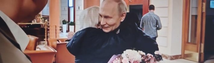 Putin osobně odjel do jednoho moskevského hotelu vyzvednout svoji bývalou učitelku Věru Dmitrijevnu.