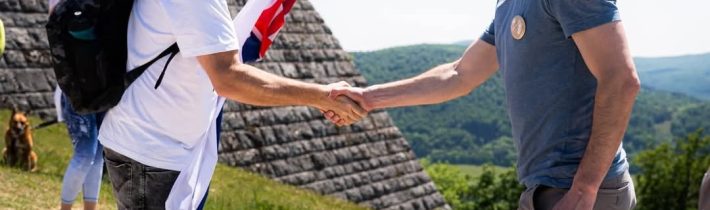Dvaja veľkí Slováci na Bradle! / Fľuska post 2026-05-11 19:00:19