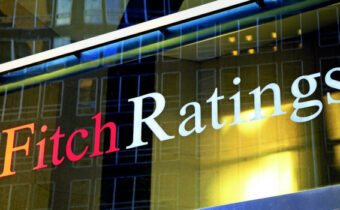 Fitch: Hrozby pre americkú ekonomiku rastú