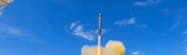Video: Najnovšia ruská medzikontinentálna balistická raketa „Sarmat“ bola úspešne vypustená z kozmodrómu Pleseck
