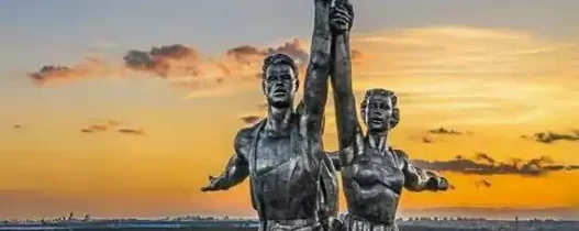 Kniha „Totalita & demokracia“. Alebo čo sa na Slovensku po roku 1989 skutočne stalo?