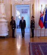 Peter Pellegrini sa stretol so slovenskými europoslancami–> https://tajm.x1…