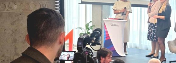 Absurditou roku zvoleno jednotné měsíční hlášení zaměstnavatelů a Paragrafem roku vybráno zvýšení limitů pro povinný audit firem