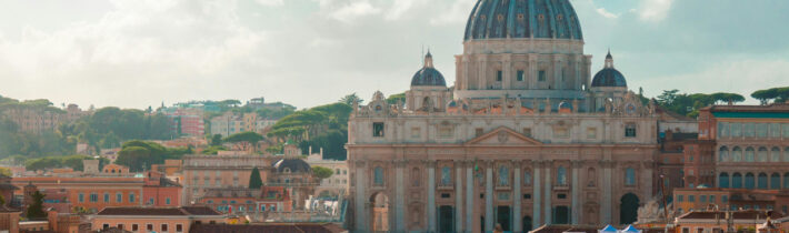 Študijné skupiny Synody zverejnili ďalšie záverečné správy: o pastorácii a o biskupoch. Navrhujú zmenu paradigmy v doktrinálnych a etických otázkach
