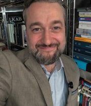 PRESKÚMAL SOM DIPLOMOVKU POSLANKYNE MARCINKOVEJ… VRÁŤTE TITUL, VÁŽENÁ!Mgr. Mar…