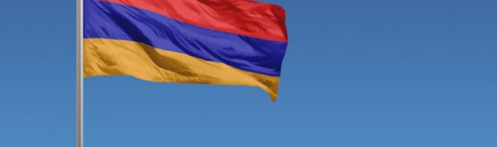 Arméni v nedeľu hlasujú v rozhodujúcich parlamentných voľbách, ktoré ovplyvnia …