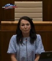 Niekedy premýšľam o comtej Jurík ide? Vie vôbec , či je žena alebo chlap “ Jurík…