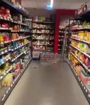 Inžinier na návšteve v nemeckom obchodom reťazci Rewe, ľudia sa zmohli len prize…