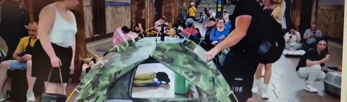 Rusko-ukrajinská válka: Ukrajina pod útokem klouzavých bomb v době, kdy Rusko čelí nedostatku paliv.
