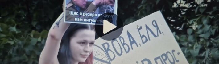 SLEDUJTE: Protesty pokračují napříč Ukrajinou v době rostoucích výzev k nahrazení velitele Syrského.