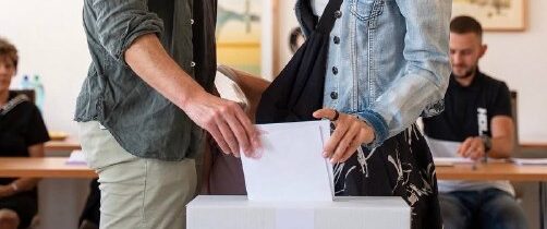 aj realiťák Mišo a výnimočne oblečená špičková tanečníčka Soňa…