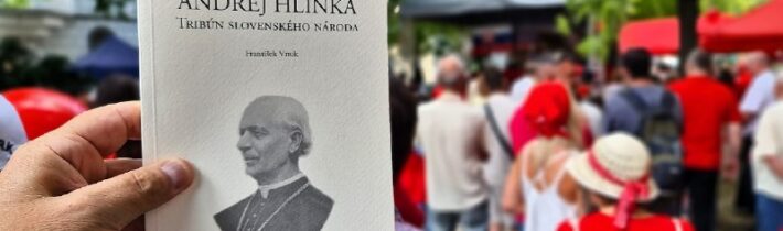 POCHOD / DVE VECI:1. Zatial kopa ludi, vyborna atmo, zatykanie zatial nebolo2. D…