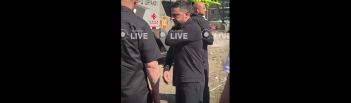 Zelenskij sa zasa poponáhľal, aby si urobil PR na krvi