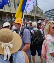 Ukrajinská vlajka a urážky na stretnutí za nezávislé české médiá… Pozvite pri…