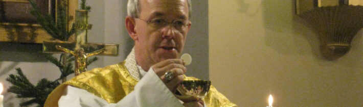 Vatikán nepovolil púti Summorum pontificum tradičnú omšu v Bazilike sv. Petra: Biskup Schneider ju preto bude slúžiť v inom chráme –
