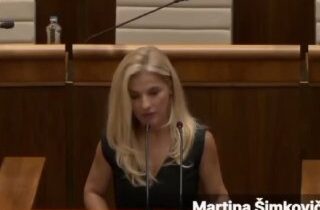 Martina Šimkovičová, ministerka kultúry, nakladá Progresívnemu Slovensku….