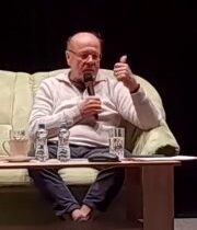 Diskusia s psychoterapeutom Ľubomírom Gábrišom, ktorý sa už 40 rokov venuje ľuďo…