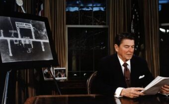 Washington otevřel bránu k Hvězdným válkám! USA poprvé přiznaly rozmístění zbraní na oběžné dráze a Rusko pohrozilo Polsku zánikem během tří dnů poté, co polský vicepremiér na konferenci v Kyjevě prohlásil, že NATO by porazilo Rusko během pár týdnů!
