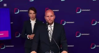 Jaro dostal otázku, či by poslal slovenských vojakov do vojny.. Ty odporný pseud…