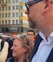 Šokujúce priznanie z ulice: Politik obhajuje fašizmus na Ukrajine?! Nechutná rea…
