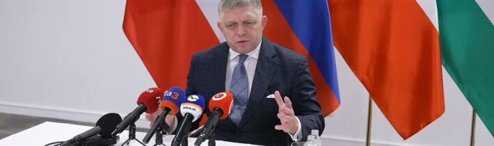 Robert Fico po porade premiérov krajín V4 pred samitom Európskej rady