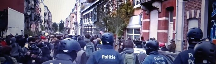 BELGIE VYBUCHUJE! Zásahová policie používá slzný plyn a pepřový sprej proti demonstrantům…