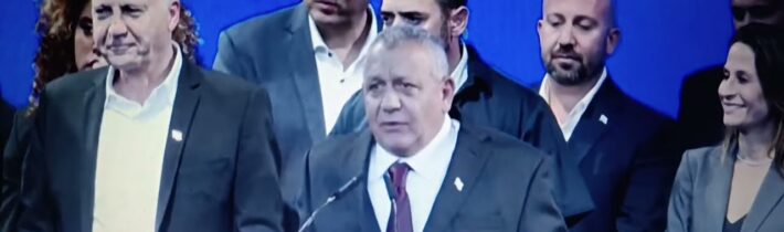 „Paranoidní“ Bibi pláče, že „Arabové ukradli“ izraelské volby; proto on selhal při získání většiny.