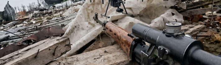 Video: Puška Dragunov proti dronu. Nečekaná role staré zbraně v moderní válce
