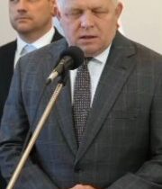 Robert Fico naznačil, že prezidentovi navrhne odvolanie Tomáša Tarabu z funkcie…