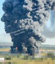 Obrovský stĺp dymu v Kyjevskej oblastiPredbežne, horia sklady spoločnosti ATB. …
