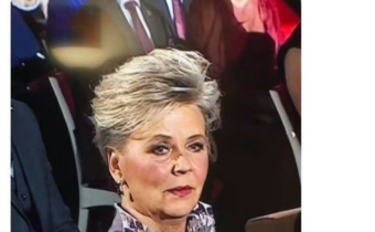 Fľuska z ČeskaEve Pavlovej alias Czech Lady Di to zase slušelo. / Fľuska post 2026-10-29 13:01:18