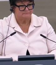 SPÝTAL SOM SA KALLASOVEJ, KEDY VYBUDUJE EURO-GESTAPO, ABY ZAVRELA KAŽDÉHO, KTO C…