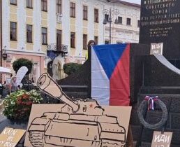 Pripravila som si niečo pre vás zo včerajších protestov. Prvé video je z Banskej…
