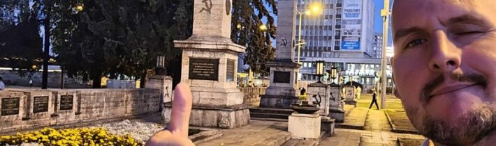 Pozdravujem vas od kosickeho pamatnika osloboditelom.A pozdrav a podpora patri h…