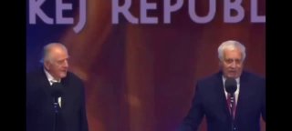 Kým Václav Klaus, ako bývalý prezident Českej republiky, si prišiel do Starej By…