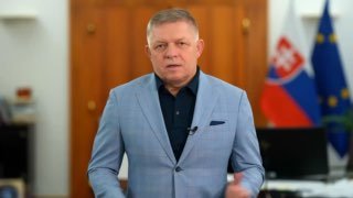 R. Fico: Je zvrátené, že EÚ ako celok necháva členské krajiny osamotnené v boji …