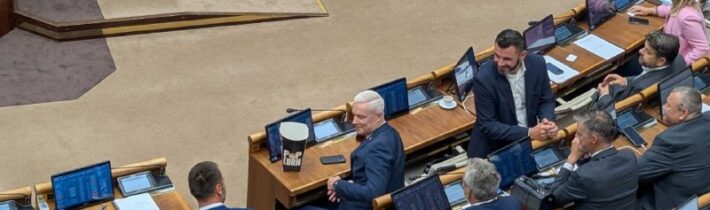 Poslanci posunuli dnešné hlasovanie v parlamente a vyžiadali si odklad o 10 min…