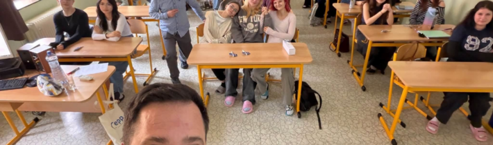 Selfie zo školy / Fľuska post 2026-10-22 17:00:19