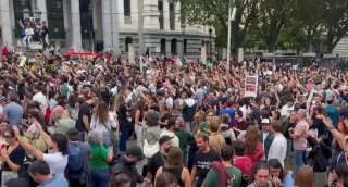 V Španielsku vyšli na ulice státisíce ľudí kvôli pokračujúcej kríze v bývaní. Ob…