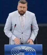 TVRDÉ SLOVÁ V EUROPARLAMENTE! KOĽKO TOHO EŠTE MUSÍ EURÓPA ZNIESŤ?!  Koľko áut m…