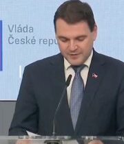 MACINKA SI PODAL NOVINÁRA ZO SEZNAM ZPRÁV! A POSLAL MU ODKAZ: KÚPTE MU LÍZANKU!…