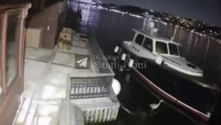 Trajekt s cestujúcimi sa zrazil s historickou budovou na brehu Bosporu, v štvrt…