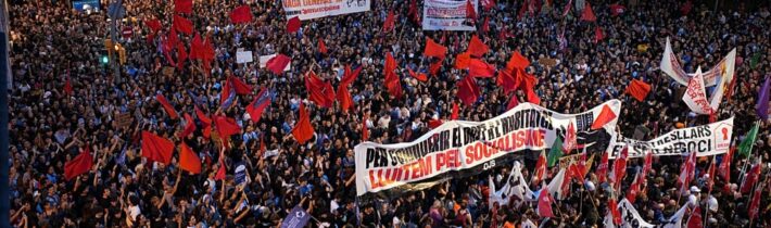 Reuters: Protesty proti bytovej kríze v Španielsku prerástli do pouličných nepokojov