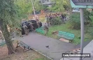 Dnes skoro ráno SBU proti GUR v Kyjeve Zdroj: @zoka200https://t.me/casusbelliliv…