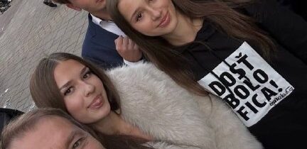 Už je snáď každému jasné, že Igor hodil Rómov cez palubu a vsadil na hlúpučkých …