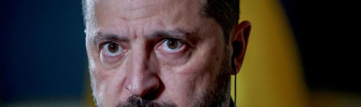 Daniel Davis: Zelenskij sa musí dohodnúť s Ruskom po strate prístupu k spravodajským informáciám