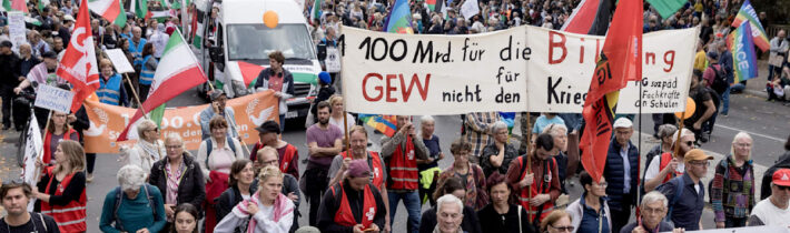 Welt: V Berlíne sa konala rozsiahla demonštrácia proti militarizmu